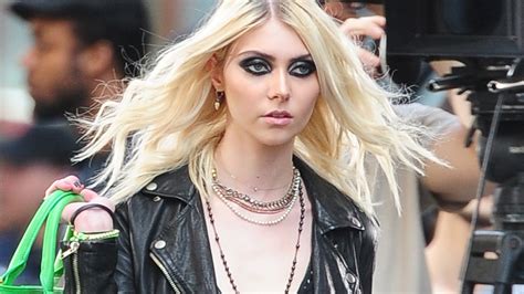 taylor momsen nude|Taylor Momsen Poses Naked In New Pretty Reckless Video.